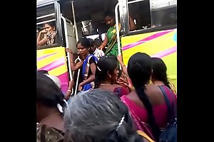 Aunty in bus.. blouse nipple visible...